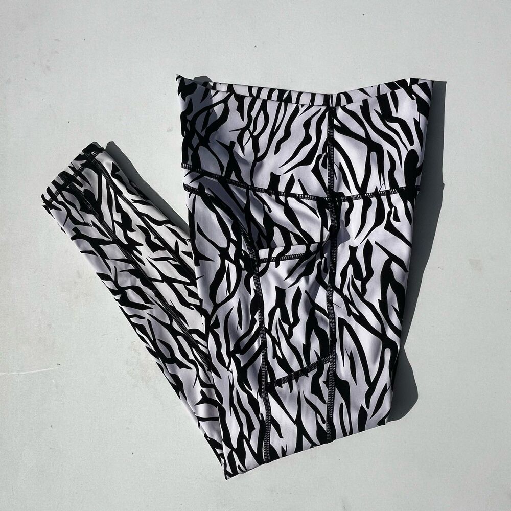 ZYIA ACTIVE SAFARI BLACK AND WHITE ZEBRA LEGGINGS SIZE 6-8 - Picture 2 of 9